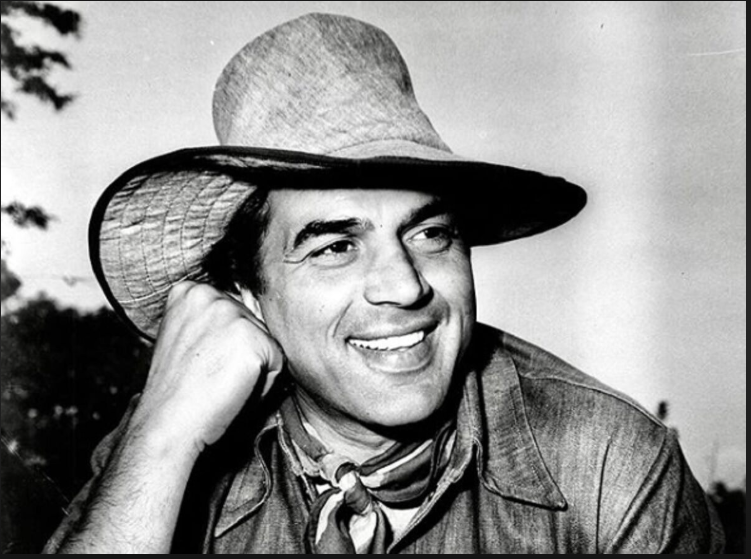 Legendary Bollywood Icon Dharmendra Passes Away at 89 — A Cinematic Era Ends